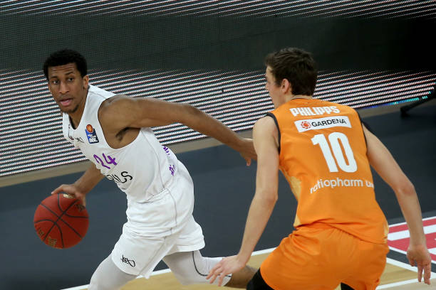 石宇奇需要 石宇奇需要